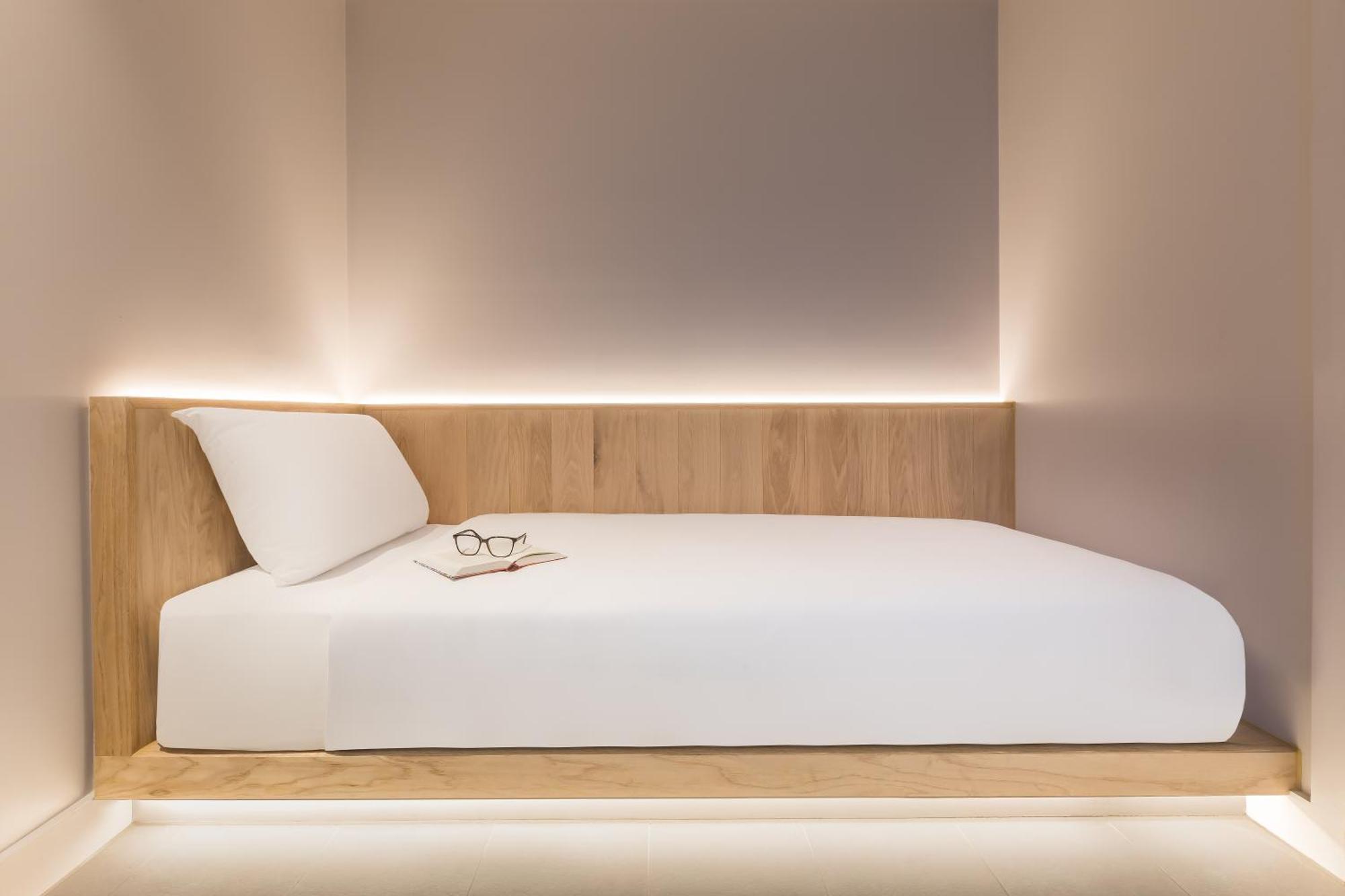 Zedwell Underground Hotel Tottenham Court Rd Лондон Номер фото