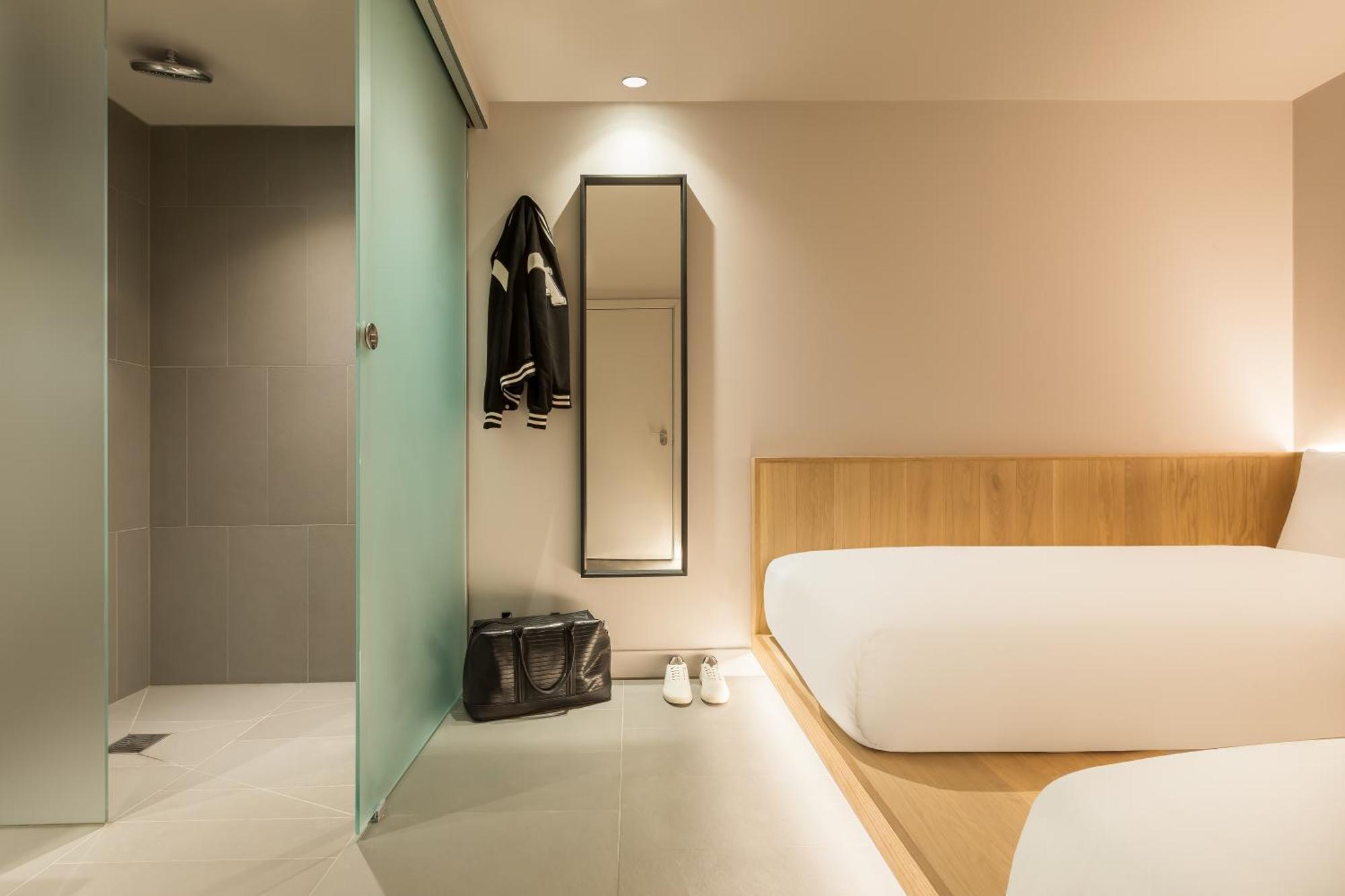 Zedwell Underground Hotel Tottenham Court Rd Лондон Номер фото