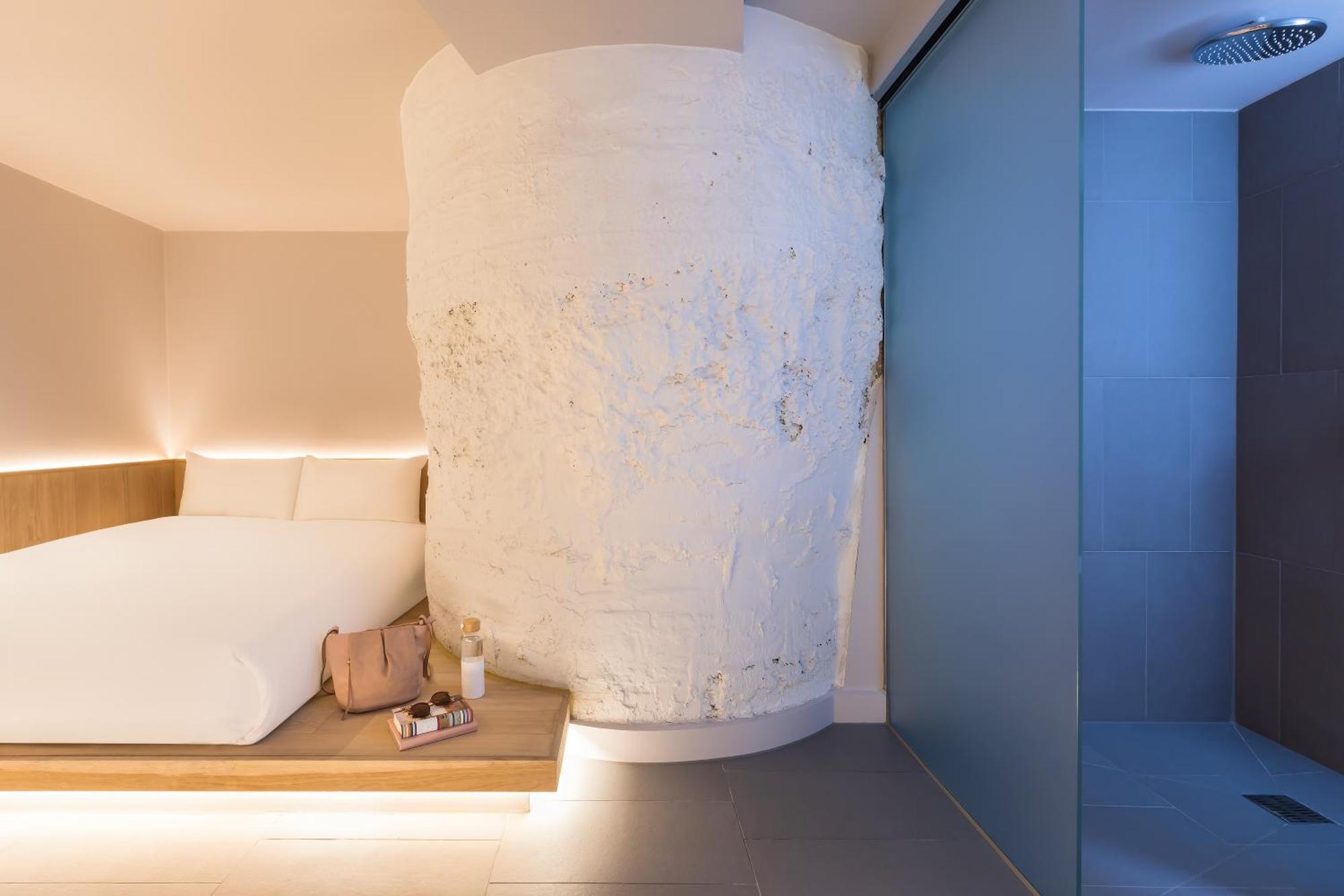Zedwell Underground Hotel Tottenham Court Rd Лондон Экстерьер фото
