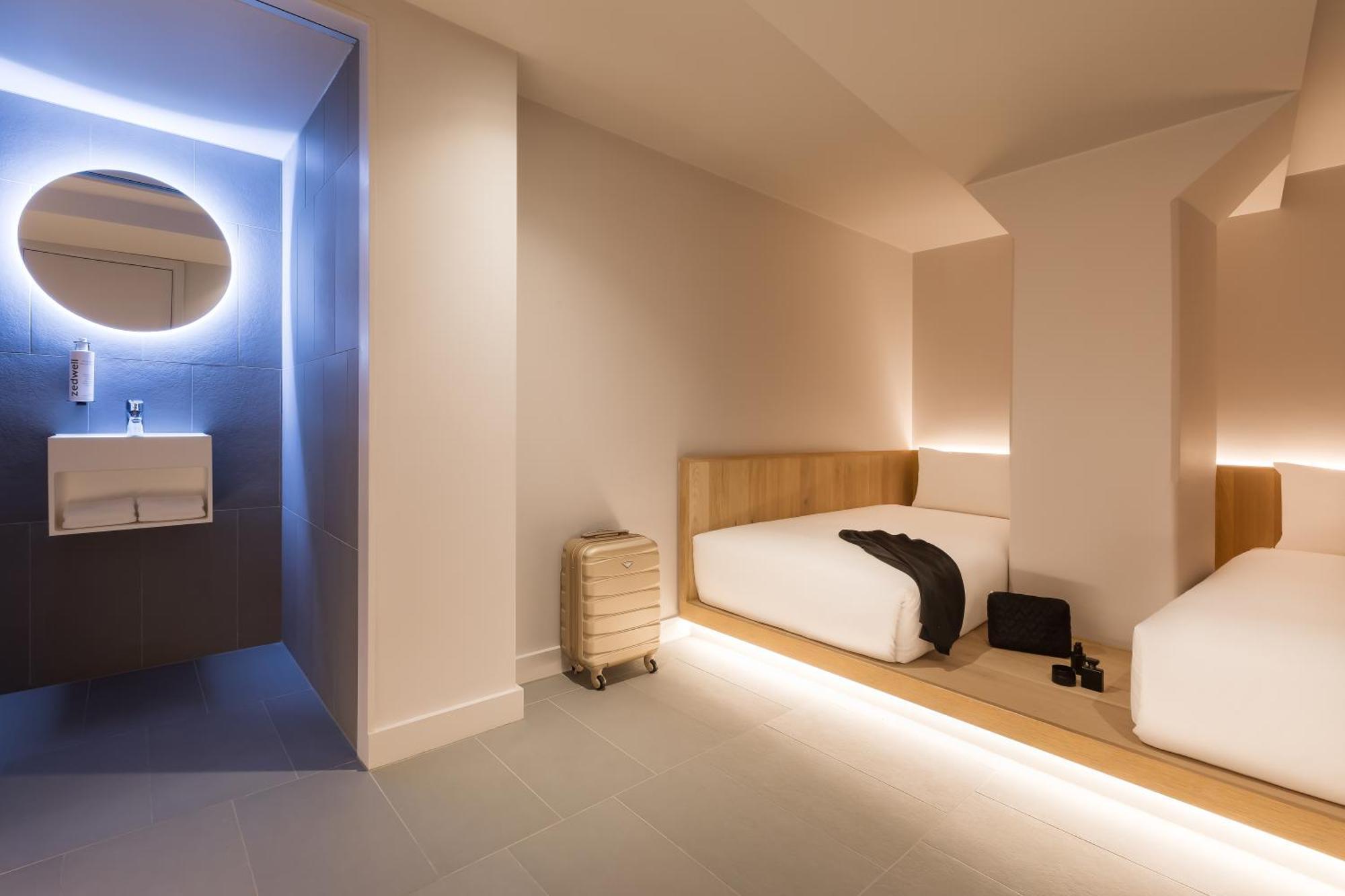 Zedwell Underground Hotel Tottenham Court Rd Лондон Номер фото